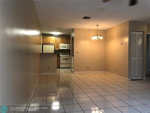 4th image of 11094 Royal Palm Blvd #7-8