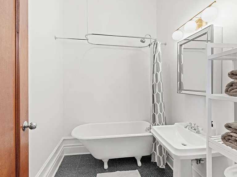 1400 W Chestnut St #1 — Photo 11