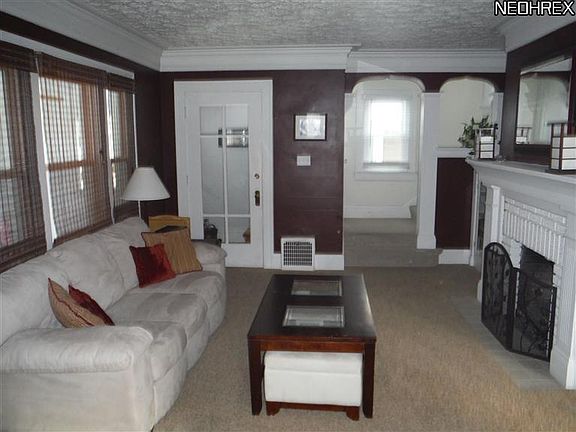 4th image of 750 Wellesley Ave
