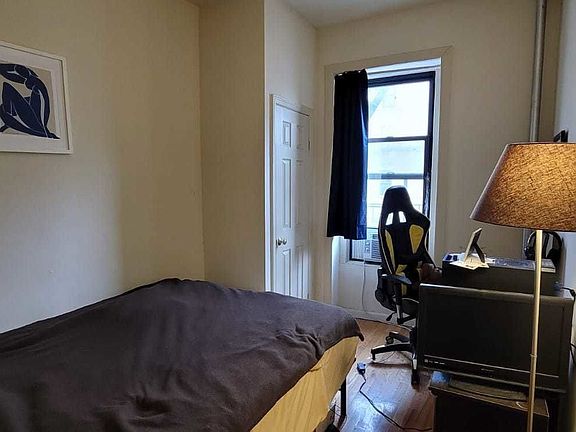 5th image of 681 Melrose Ave #2