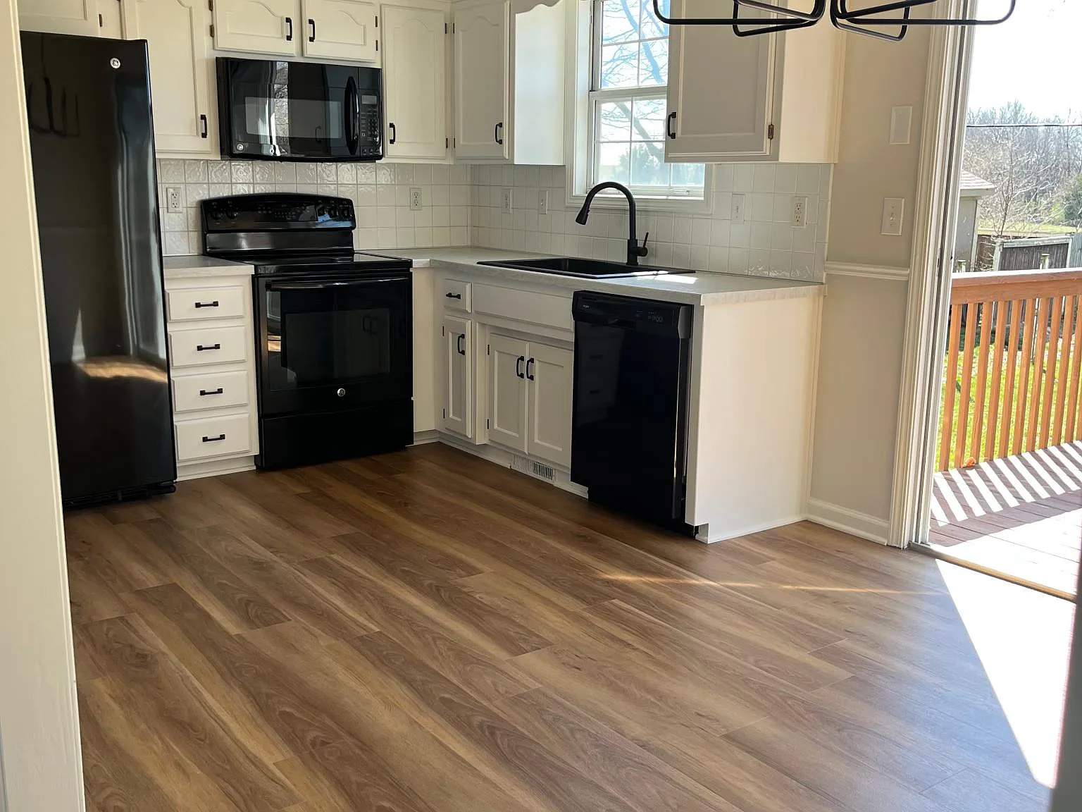 3 bed, 1400 sqft, $1,875 — Photo 4