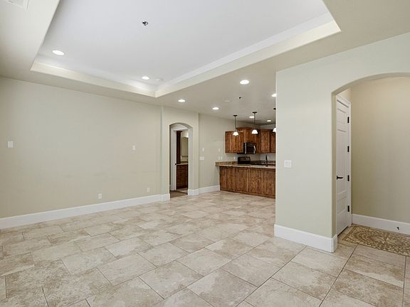 4th image of 5198 N University Ave Suite 107