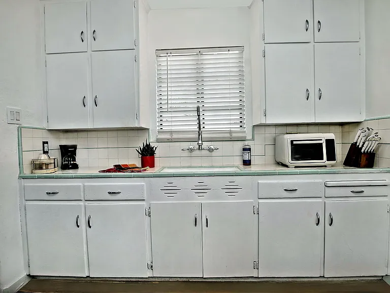 1919 W Earll Dr #2 — Photo 13