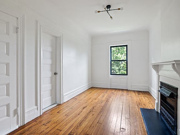 4th image of 843 Lincoln Pl #3A