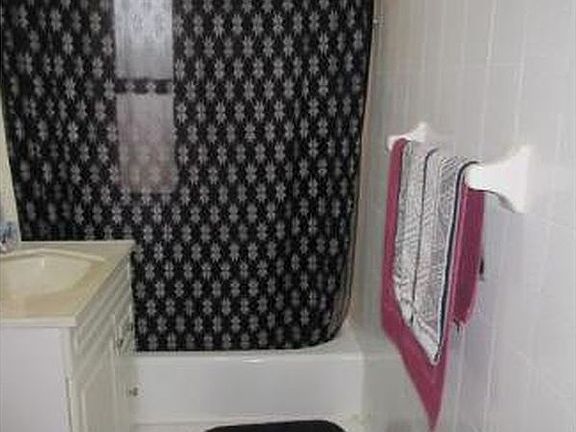 3rd image of 8853 Bay 16 St #3D