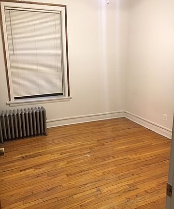 3rd image of 707 W Cornelia Ave APT 1R