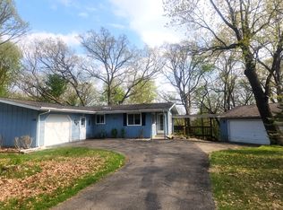 176 Breezy Point Ct, Varna, IL 61375