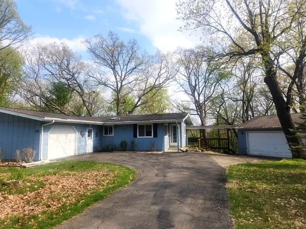 176 Breezy Point Ct, Varna, IL 61375