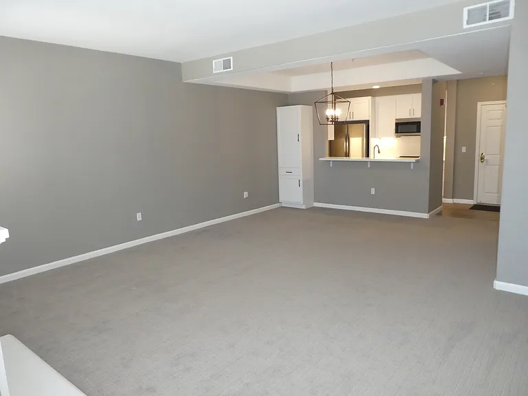 1951 Ofarrell St #100 — Photo 5