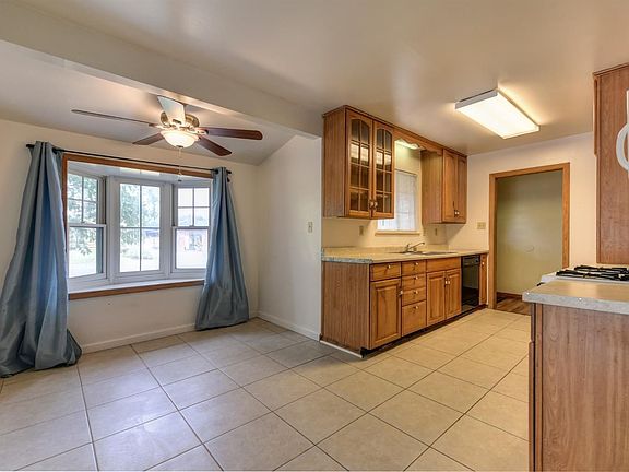2nd image of 2312 Pamela Ln