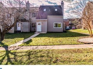 19 Valley Cir, Newark, DE 19711