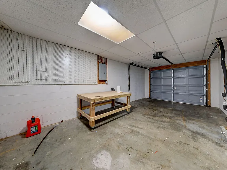 3253 N Senseney Cir — Photo 17