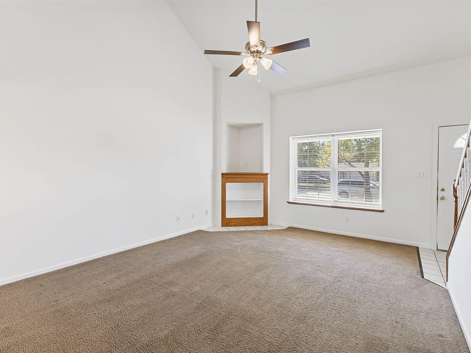 4 bed, 2.0 bath, 1800 sqft, $1,600 — Photo 3