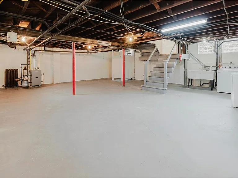 511 Woodbourne Ave — Photo 14