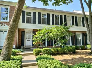 1505 Walters Ave, Northbrook, IL 60062