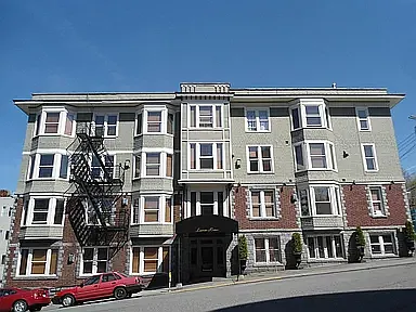 The Lauren Renee Apartments — Photo 2