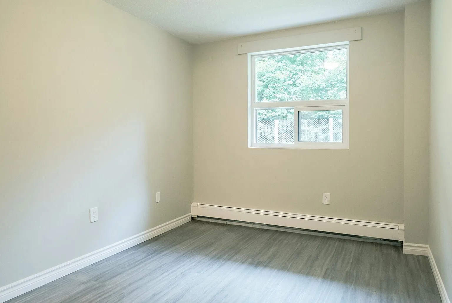 352 A Dacey Road — Photo 3