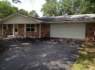 859 Henderson Ln, Longview, TX 75605