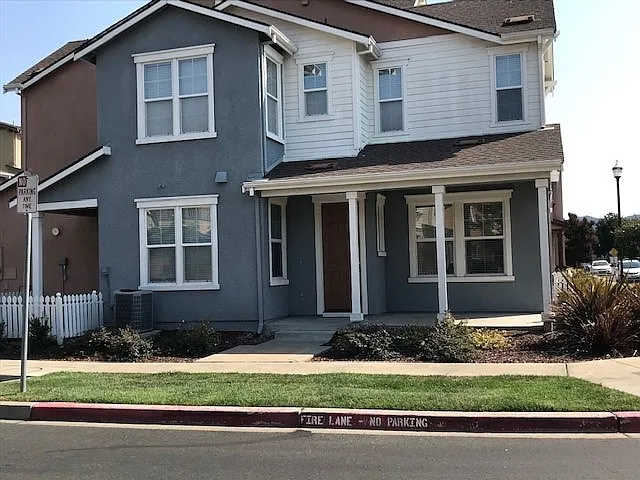 2195 Unbridled Ct — Photo 2
