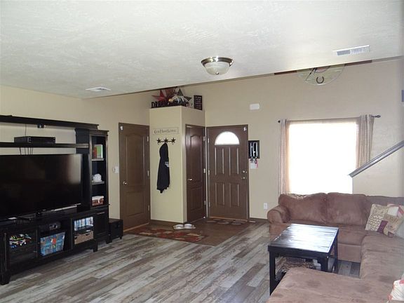 4th image of 536 Autumn Breeze Dr