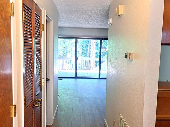 2nd image of 15287 Kingsbury Cir