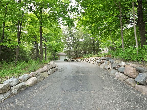 180' Private entry drive