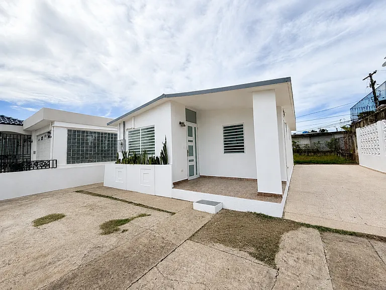 76 Calle Luna Urb — Photo 1