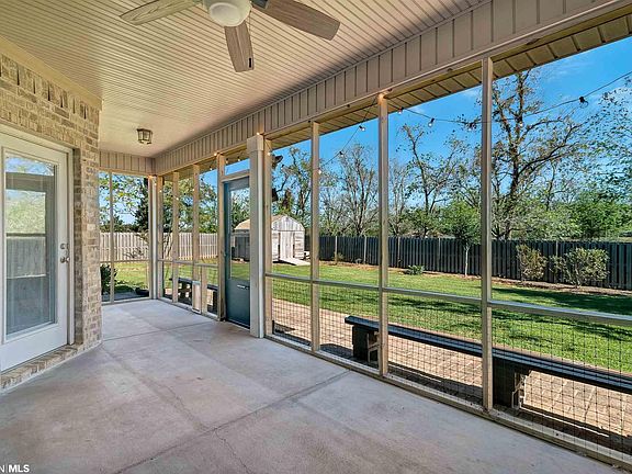 4th image of 8854 Bainbridge Dr