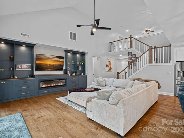 7730 Burning Ridge Dr, Stanley, NC 28164