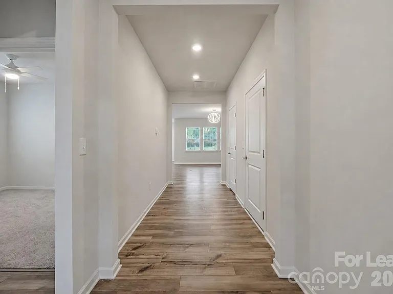 162 White Apple Way — Photo 2