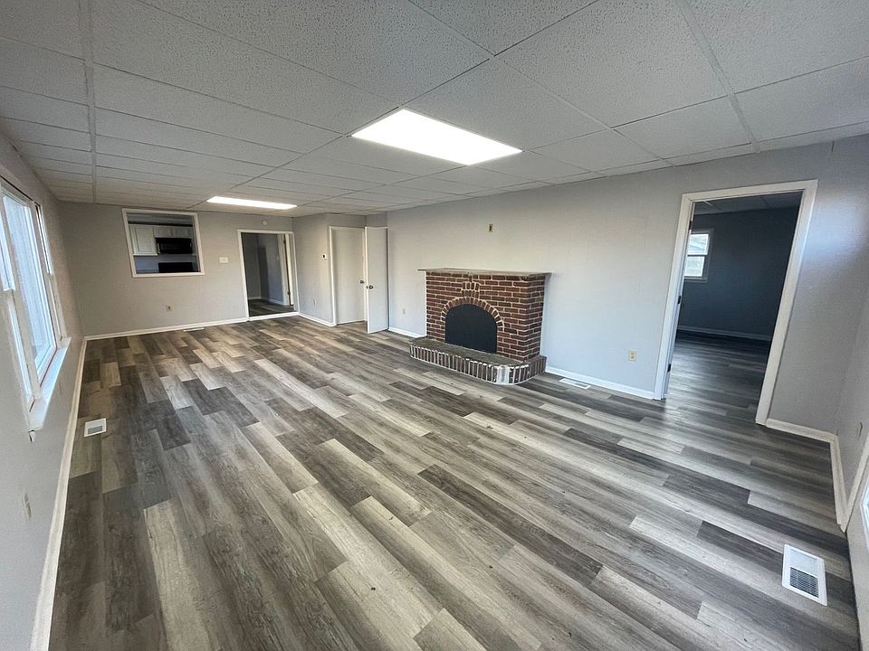 1st image of 615 S Washington St #101
