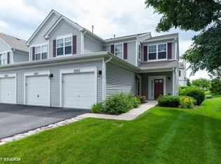 2851 Falling Waters Dr, Lindenhurst, IL 60046