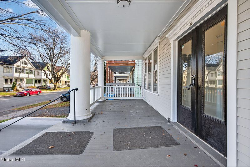 4th image of 42 Ten Eyck Avenue
