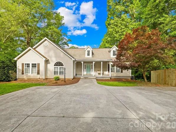 4120 Lake Shore Rd S, Denver, NC 28037