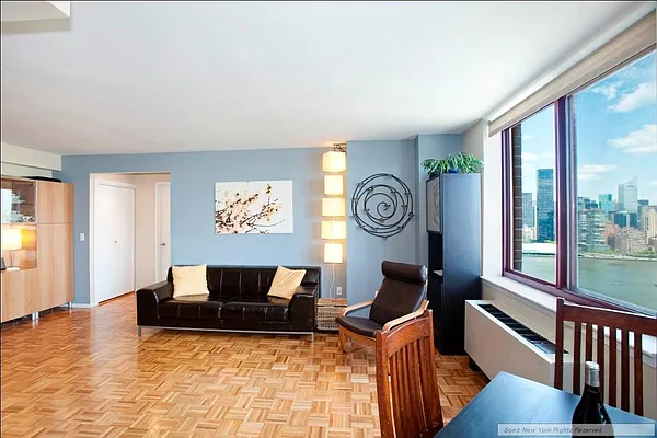 Sold by Bond New York | media 6