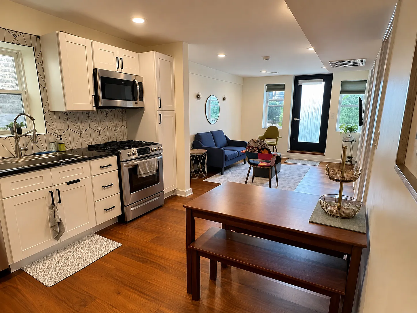 1234 W 32nd Pl — Photo 3
