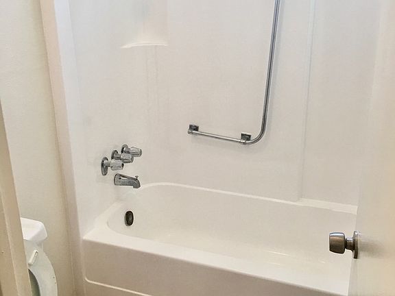 3rd image of 862 S Mollison Ave APT 1