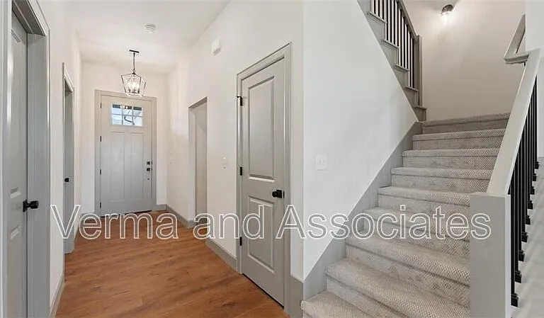 1221 Mammoth St — Photo 12