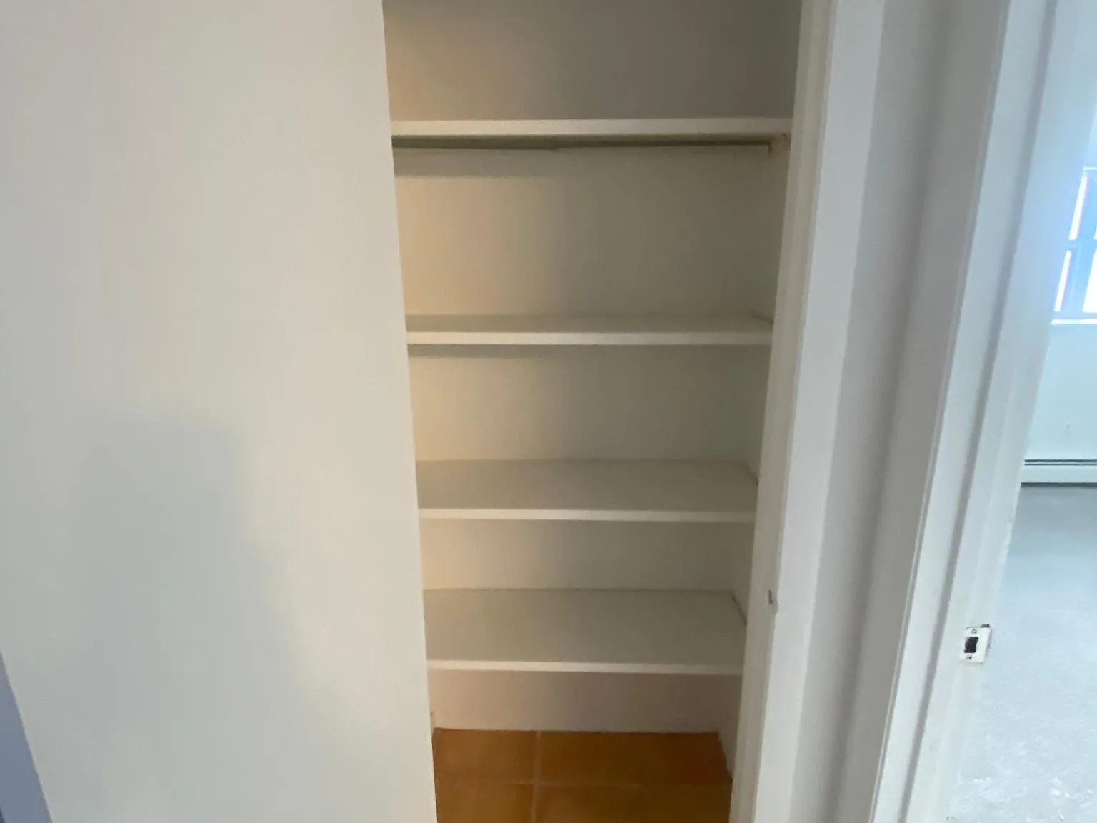 2 bed, 940 sqft, $3,100 — Photo 3