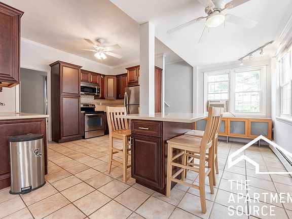 2nd image of 2215 W Wellington Ave #C