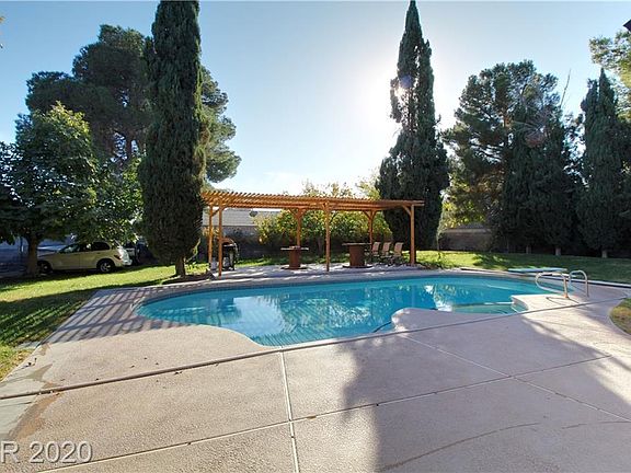 4th image of 5701 Hickam Ave