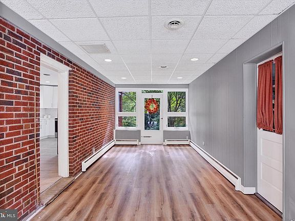 3rd image of 7 Bangert Ave