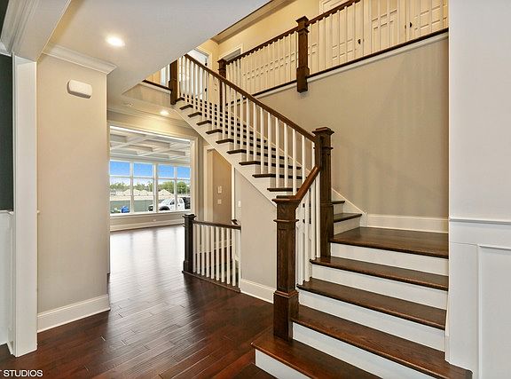 3rd image of 180 Joanne Ln
