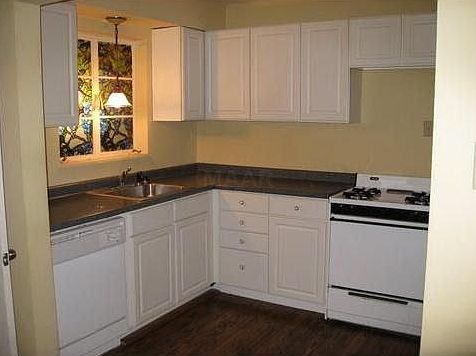 Kitchen (recently painted by tenant)