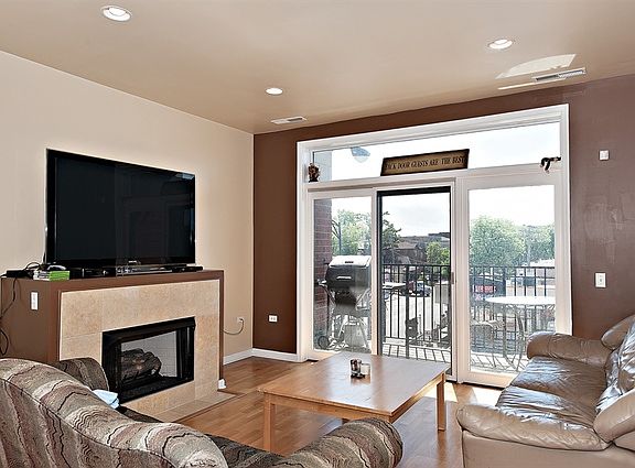 5th image of 2472 W Foster Ave APT 305