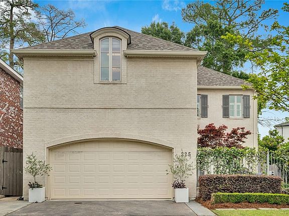 2nd image of 225 Ridgewood Dr