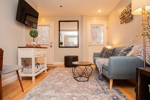 25 Jay St Photo 1