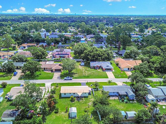 3rd image of 2820 Sabal Palm Dr