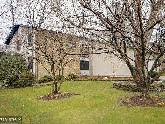 Beautifully landscaped yard