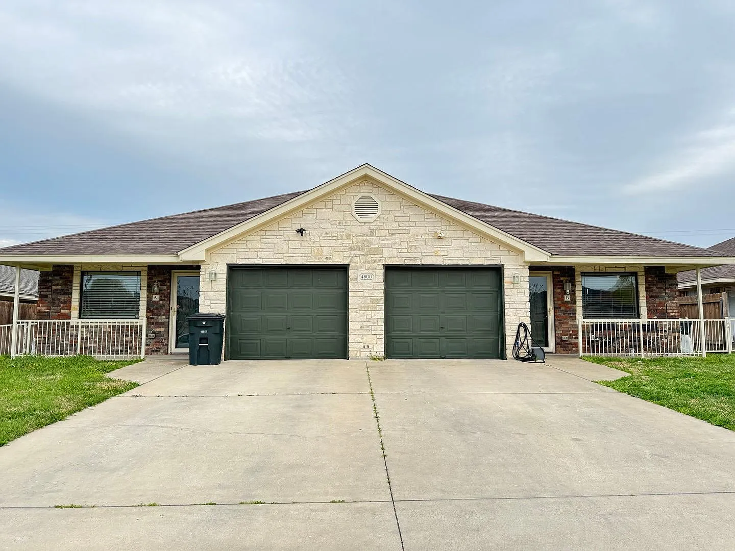 3 bed, 1171 sqft, $1,300 — Photo 1